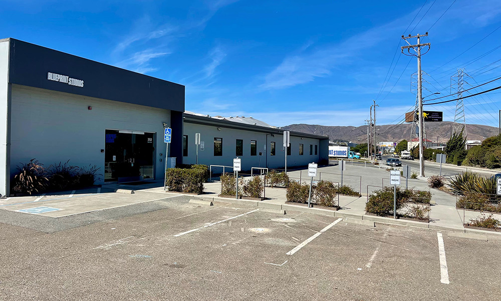 352 Shaw Road Buliding Photo